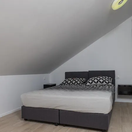 Hedonist Apartamento